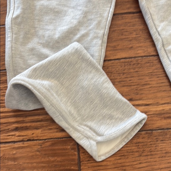 Lou & Grey Gray Leggings with Ribbed Waistband and Tapered Legs - Picture 3 of 7